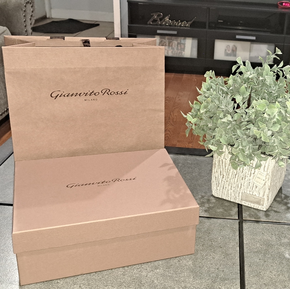 Gianvito Rossi Gift bag and Box